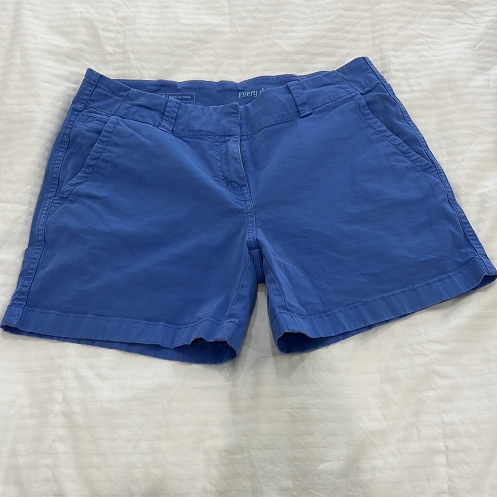 Vineyard vines womens shorts, size 4